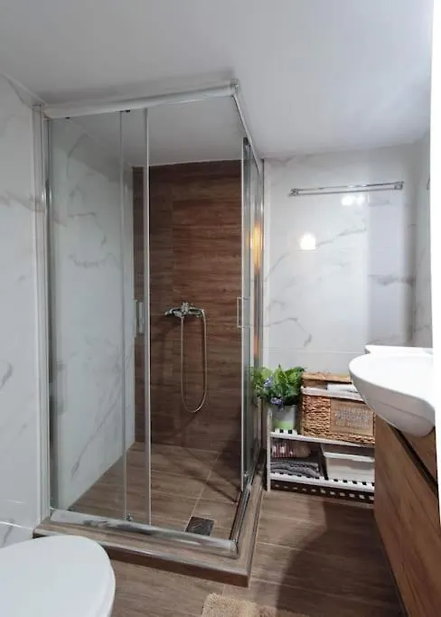 Irida Equanimity And Cozy Apartment Thessaloniki